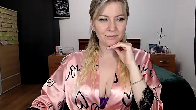 Chat +18 de ParadiseAlina ao vivo