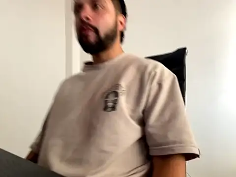 Zion_draftt: διαδικτυακό σόου στην κάμερα