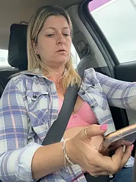 NikkiBlisss: онлайн-секс-чат