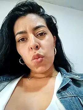 Chat XXX en directo de Luianna