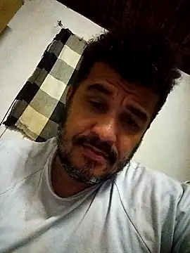 tarra122 在線直播表演