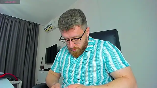 Findom_guy Chat XXX in diretta