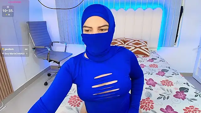 ZainaNour live XXX chat