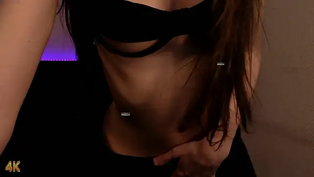 XXX chat uživo modela xKinkyDiamond