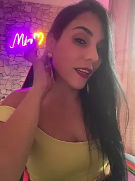 Miaswwe: онлайн-секс-чат