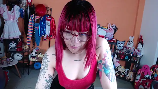 Chatroom XXX en direct de MissMiia2