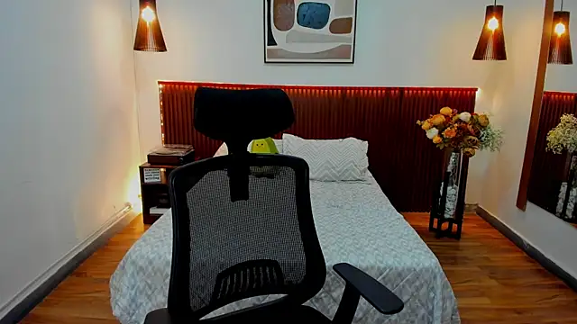 KatherineBond Live XXX-chat