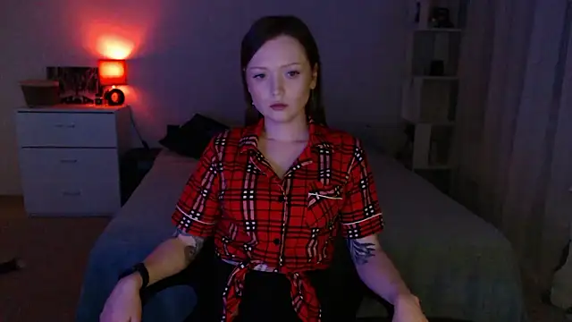 AllariyのライブXXXチャット