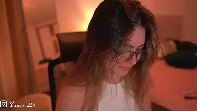 Chat XXX ao vivo de Lau_Bee