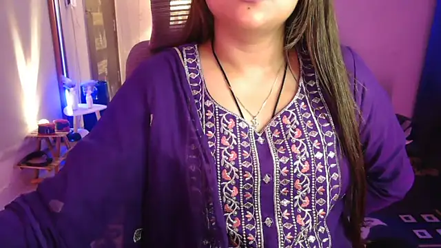 Mitikaan Live XXX chat