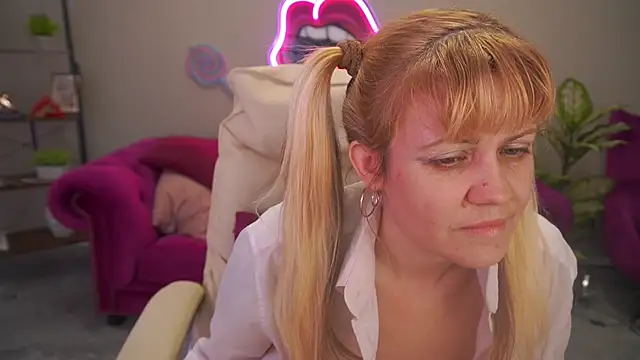 BellaLaPetit Live XXX-chat