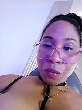 KarlieMoore's Live XXX Chat