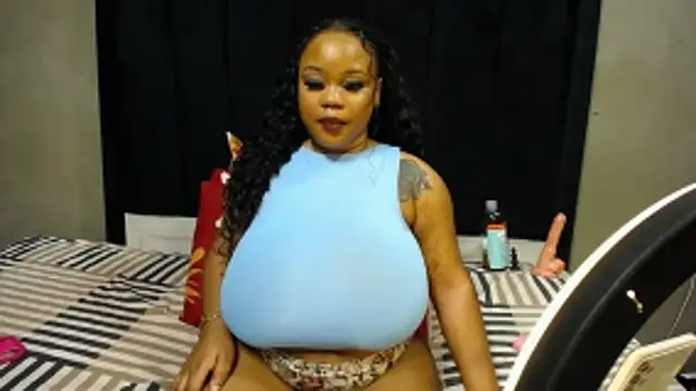 MissBOOBSDIVA21 live XXX chat