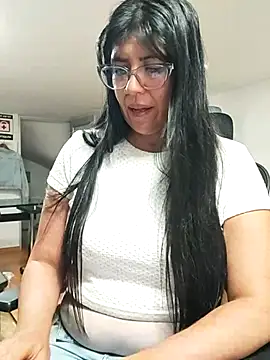 aisha_latina's Live XXX Chat