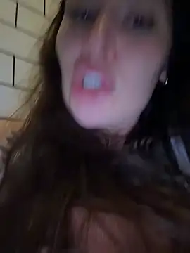 دردشة TattooGirlAlia الجنسية المباشرة