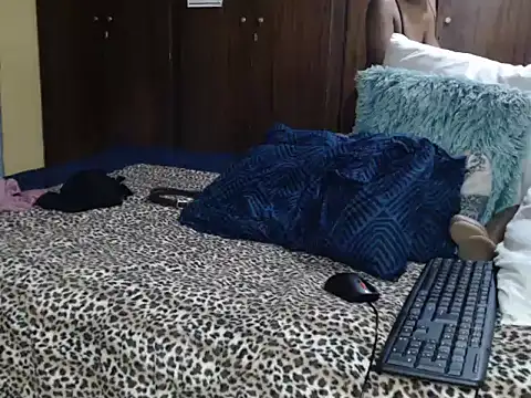 LONGBLKCLIT36 Pertunjukan Webcam