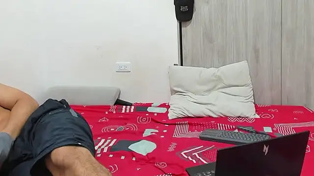 bonyclyde2203 Live XXX Chat