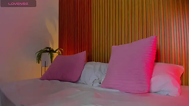 scarlett_rosse_x Adlı Modelin Canlı XXX Sohbeti