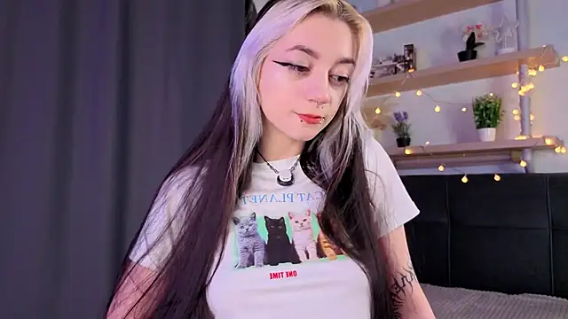 Chat +18 de TristaRoht ao vivo