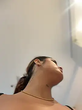 Kaily_Sweet16 即時 XXX 聊天