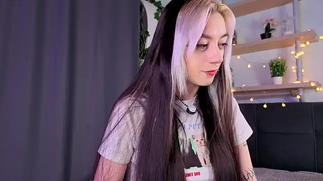 Chat +18 de TristaRoht ao vivo