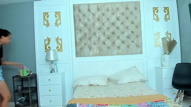 Chat +18 de NicolleJane ao vivo