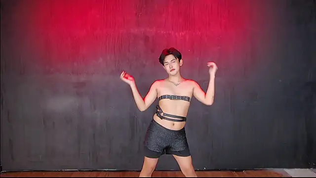 Queen-VibeのライブXXXチャット