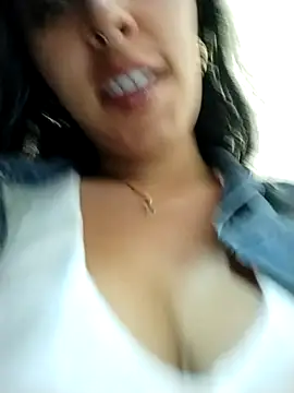 Chat XXX en directo de Luianna