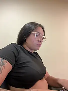 Alyha_Cortes: онлайн-секс-чат