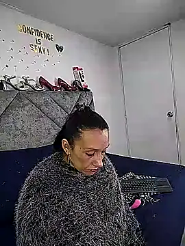 Shantey_Laurent: он лайн-секс-чат