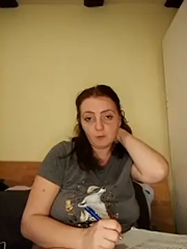 Bella-Monroe: онлайн-секс-чат