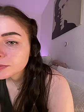 دردشة EllyNora الجنسية المباشرة