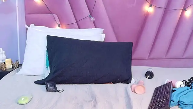 EbonyCoWorker: вебкам-шоу