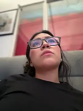 Mila_Morgan élő XXX-chatje