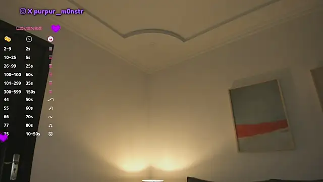 purpurmonstr élő XXX-chatje