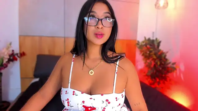 دردشة BellaHarllow الجنسية المباشرة