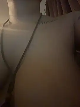 Chat +18 de nickytheehawtie ao vivo