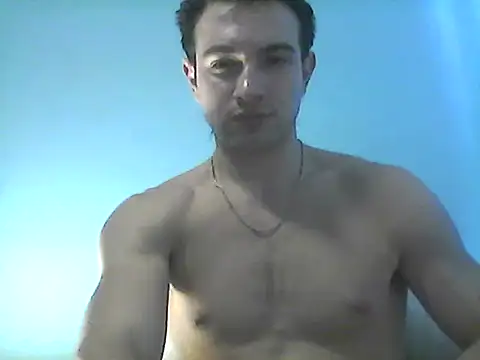 Maxx_neon: διαδικτυακό σόου στην κάμερα