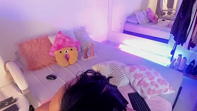 KatteDivine Adlı Modelin Canlı XXX Sohbeti