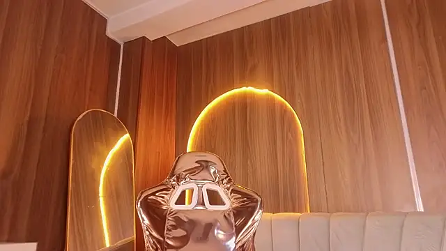 Alina_b_ Adlı Modelin Canlı XXX Sohbeti