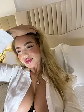 _laura_02: απευθείας συνομιλία ΧΧΧ