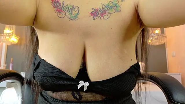 دردشة ArianaGolden الجنسية المباشرة