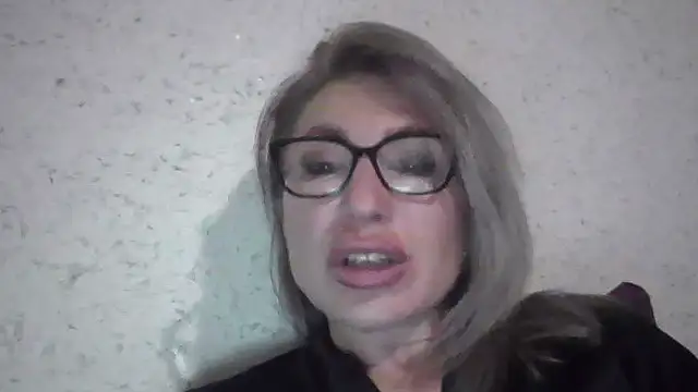 Živý XXX chat fox_red_lady7