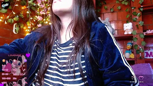 MidoriQuiinn Chat XXX live