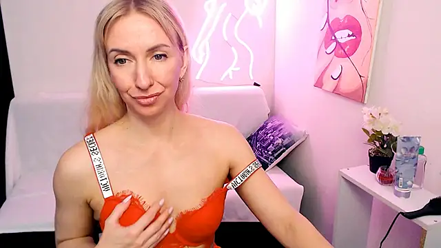 Cute_Smile_Shy's Live XXX Chat