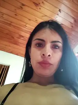 Astrid-- Adlı Modelin Canlı XXX Sohbeti