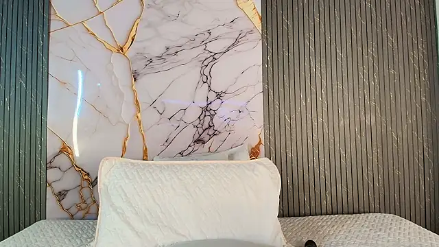 big_tits_in_your_face's Webcam Show