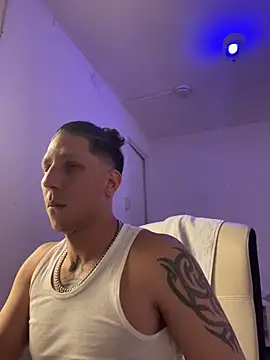 TitanNoir Show in webcam