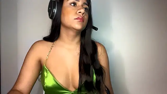 CarolyneSnellings Adlı Modelin Canlı XXX Sohbeti