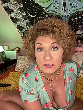 Онлайн чат XXX SuzyCatzz